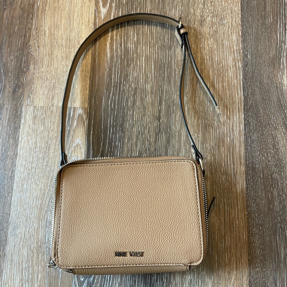 Nine West Tan shoulder Bag with Gold Accents